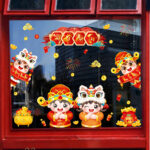 Decal Tết Bé Chúc Mừng Năm Mới – Cung Hỷ Phát Tài 2026 | Decal Tết Hít Tĩnh Điện | Khổ 60×90 cm – MingDecor