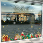 Decal Noel 2026 – Hộp Quà & Merry Christmas Vàng | Hít Tĩnh Điện | Khổ 45x60cm – MingDecor