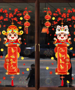 Decal Tết Bé Treo Câu Đối 2026 – Chúc Mừng Năm Mới | Decal Tết Hít Tĩnh Điện | Khổ 60×90 cm – MingDecor