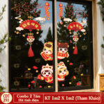 Decal Tết 2026 Hít Tĩnh Điện Combo 2 Tấm – Bé Chúc Xuân Vui Nhộn Trang Trí Cửa Kính Đón Năm Mới | Mingdecor